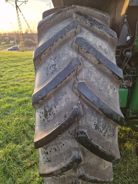 Traktor John Deere 7600 bardzo dobrym stanie