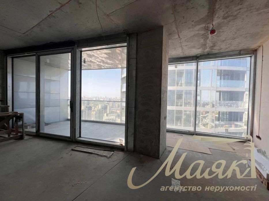 Продажа видовой 1-ой комнатной квартиры, 63 м3 в ЖК Taryan Towers