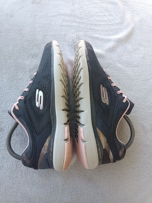 Женские кроссовки Skechers р41.5