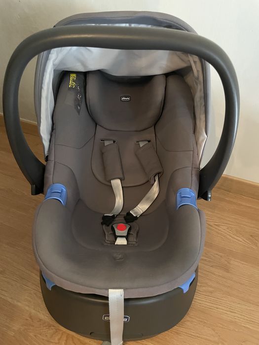 Cadeirinha Auto Chico + base