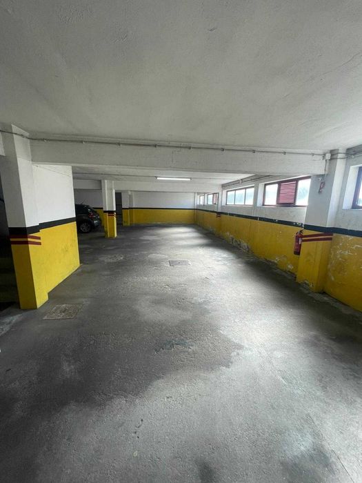 Lugar de garagem +arrecadação