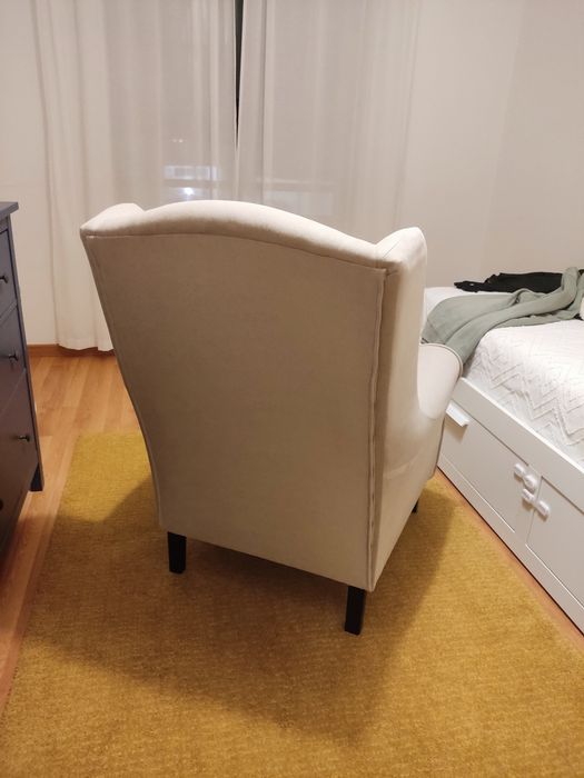 Poltrona / Cadeirão - beje