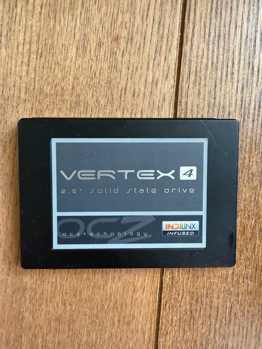 SSD 2.5" OCZ Vertex 4 128 ГБ (VTX4-25SAT3-128G) • SATA III