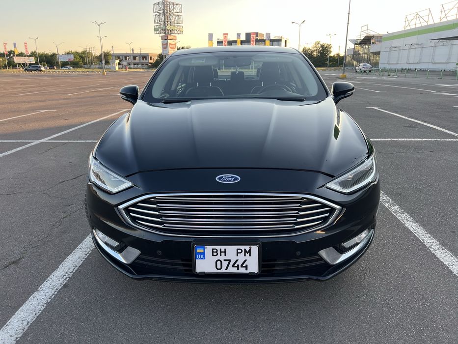 Ford Fusion Hybrid 2018 року, Titanium