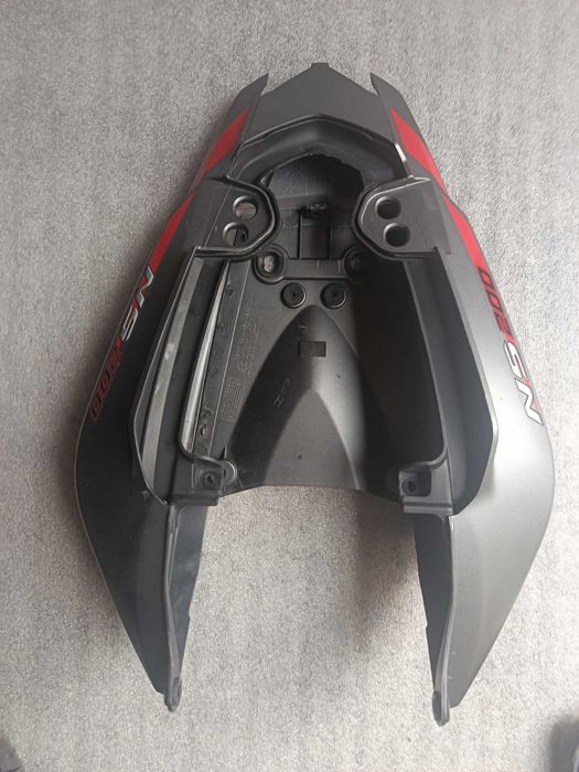 Пластик сидіня pulsar ns 200