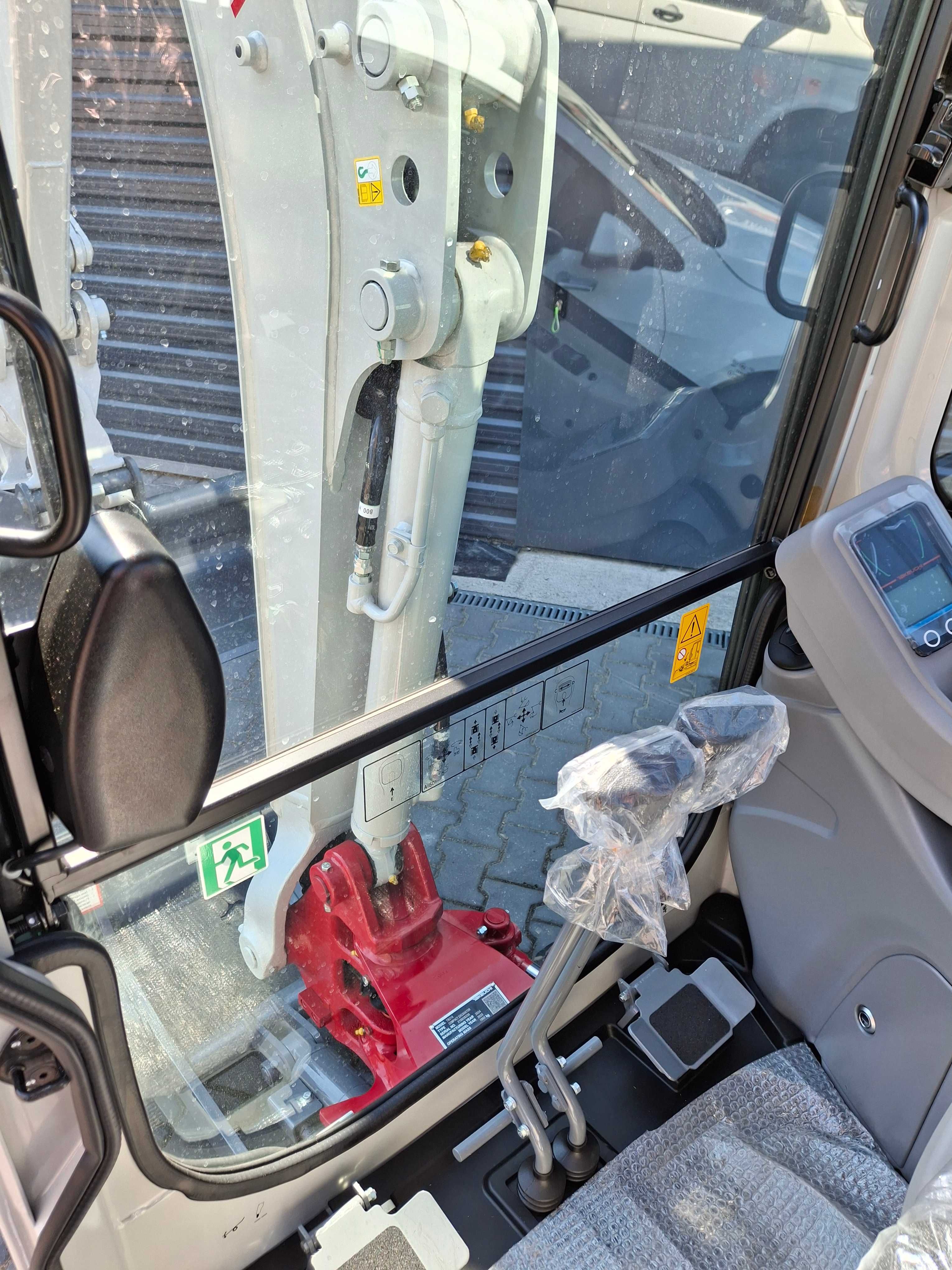 Minikoparka Takeuchi TB216 V4 koparka gąsienicowa – 1,8 t  POWERTILT