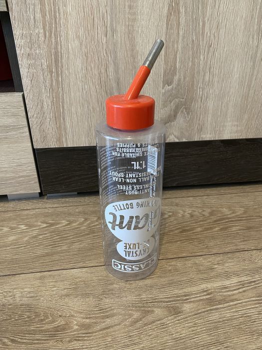 Drewniany domek dla gryzonia + butelka do picia