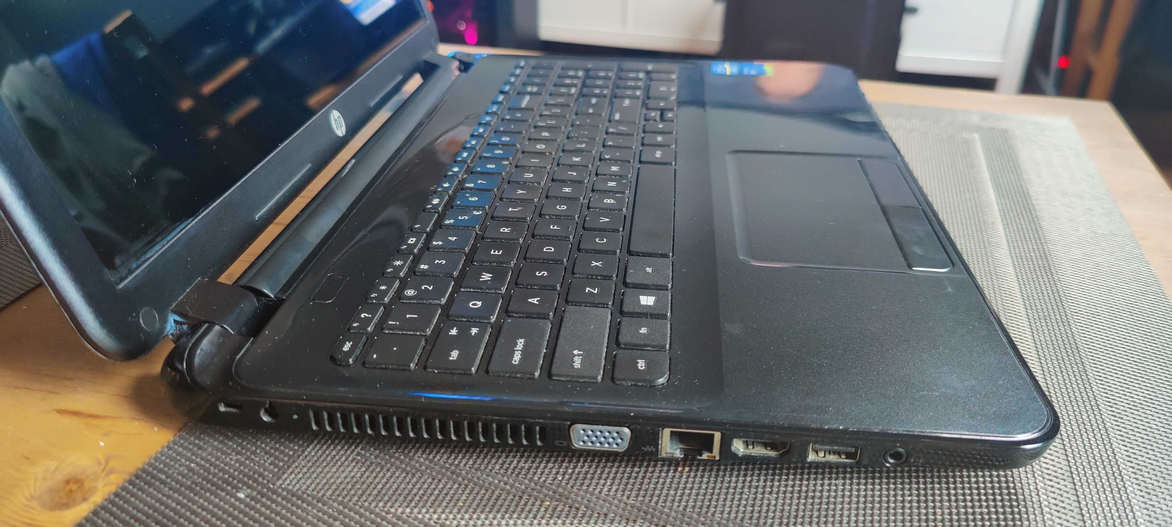 HP 15-D - 15,6 cala - Core i3 4 x 2,40 GHz - 6GB Ram -240GB SSD -Win10