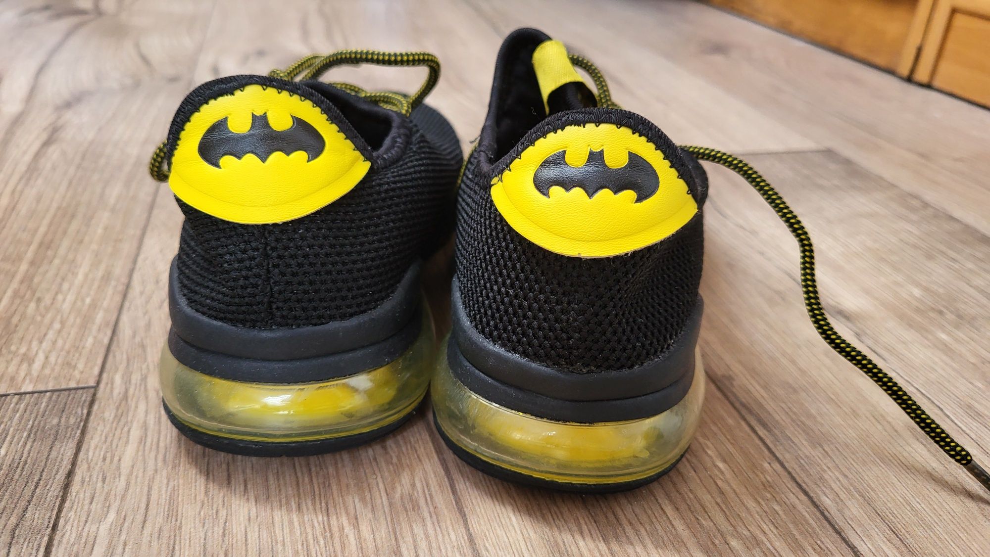 Buty sportowe dla chłopca Batman rozmiar 35