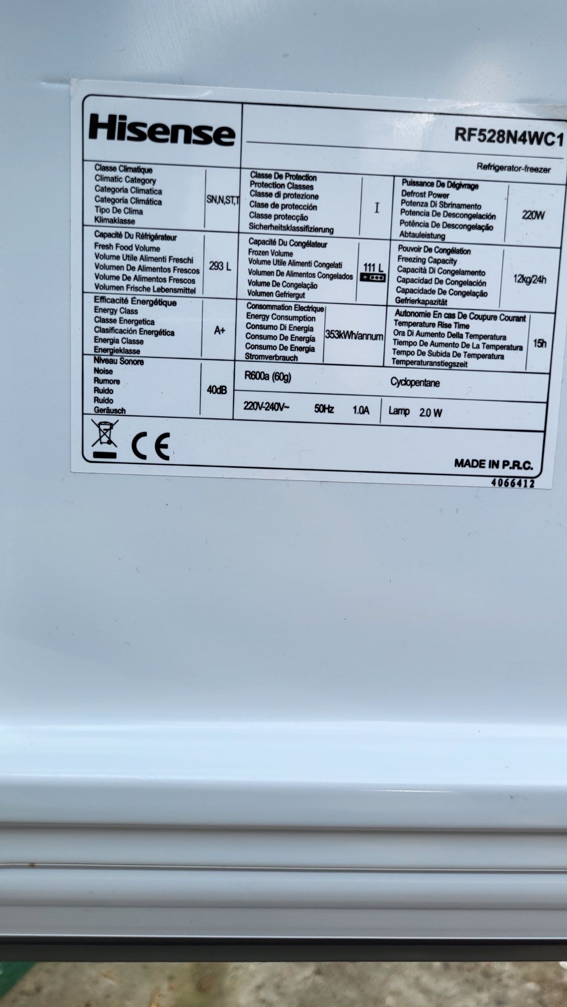 Холодильник Hisense