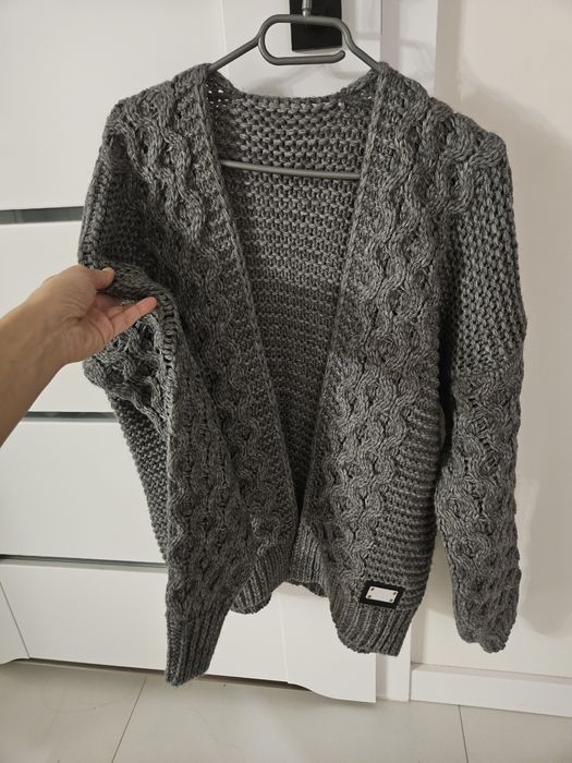 Nowy kardigan  rozmiar ok. M