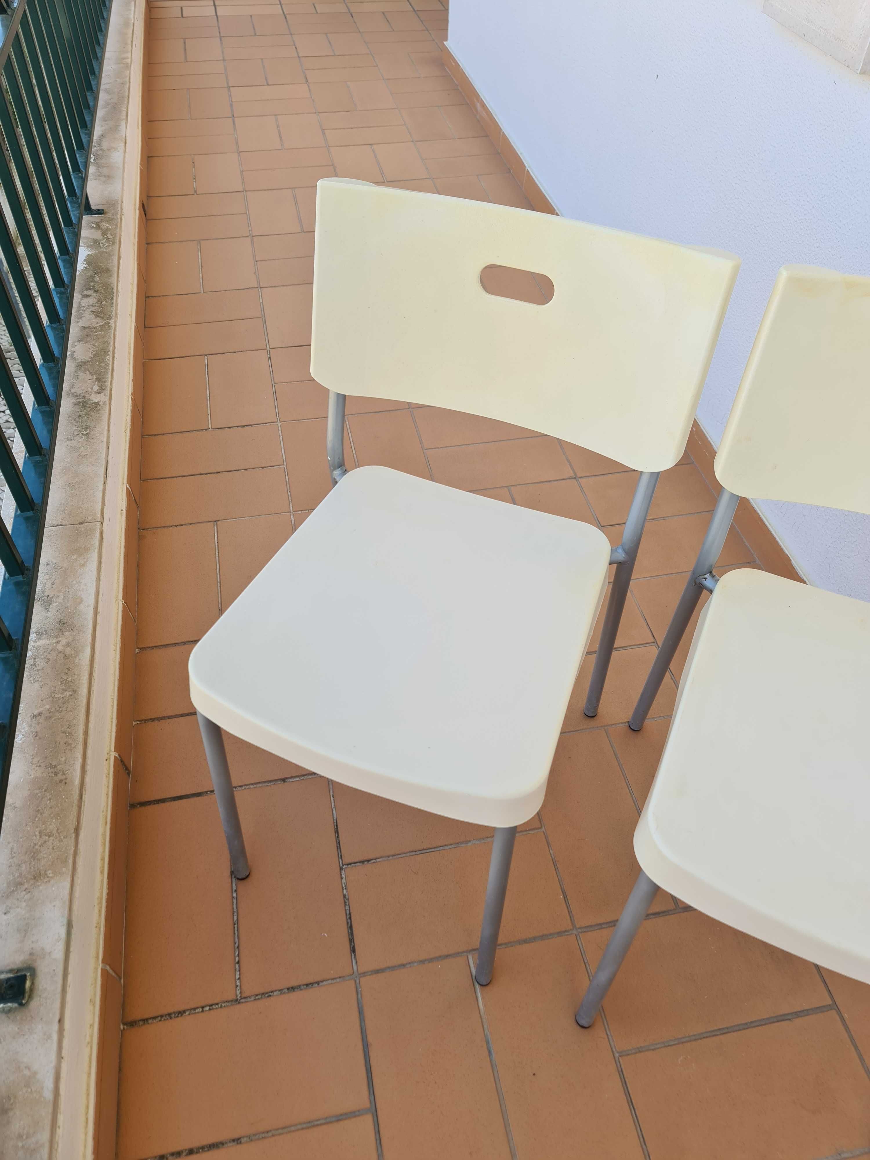2 Cadeiras Brancas Par Cozinha Sala Mesa Kitchen Table White Chairs