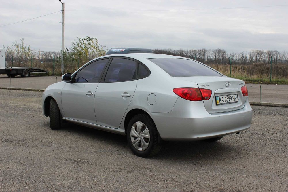 Hyundai Elantra 2008 року