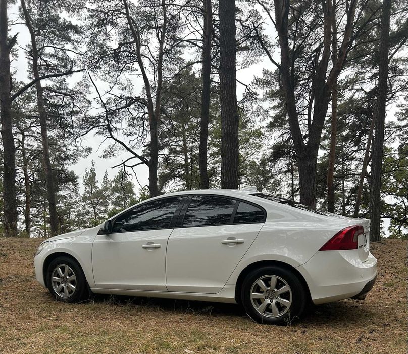 Люксове авто Volvo S60 II