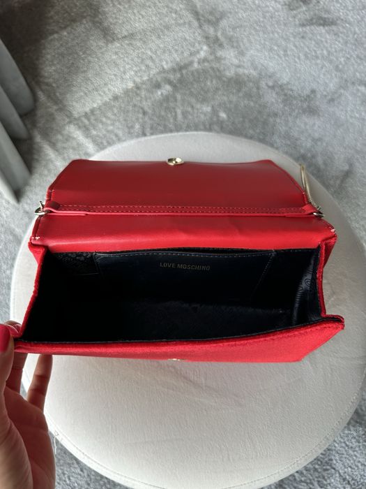 Czerowna torebka Love Moschino
