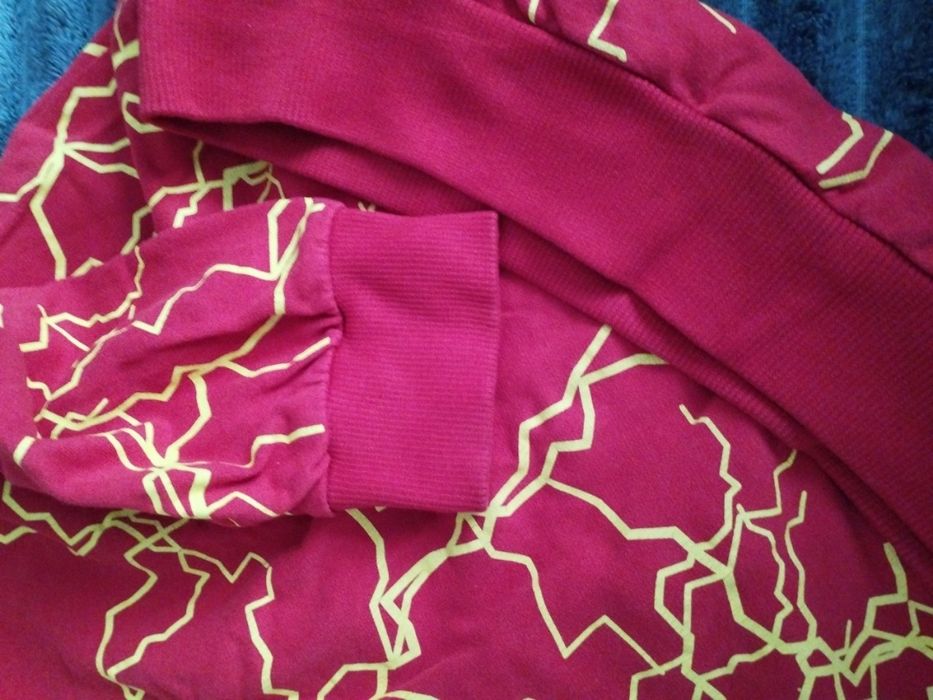 Яскраве худі з капішоном