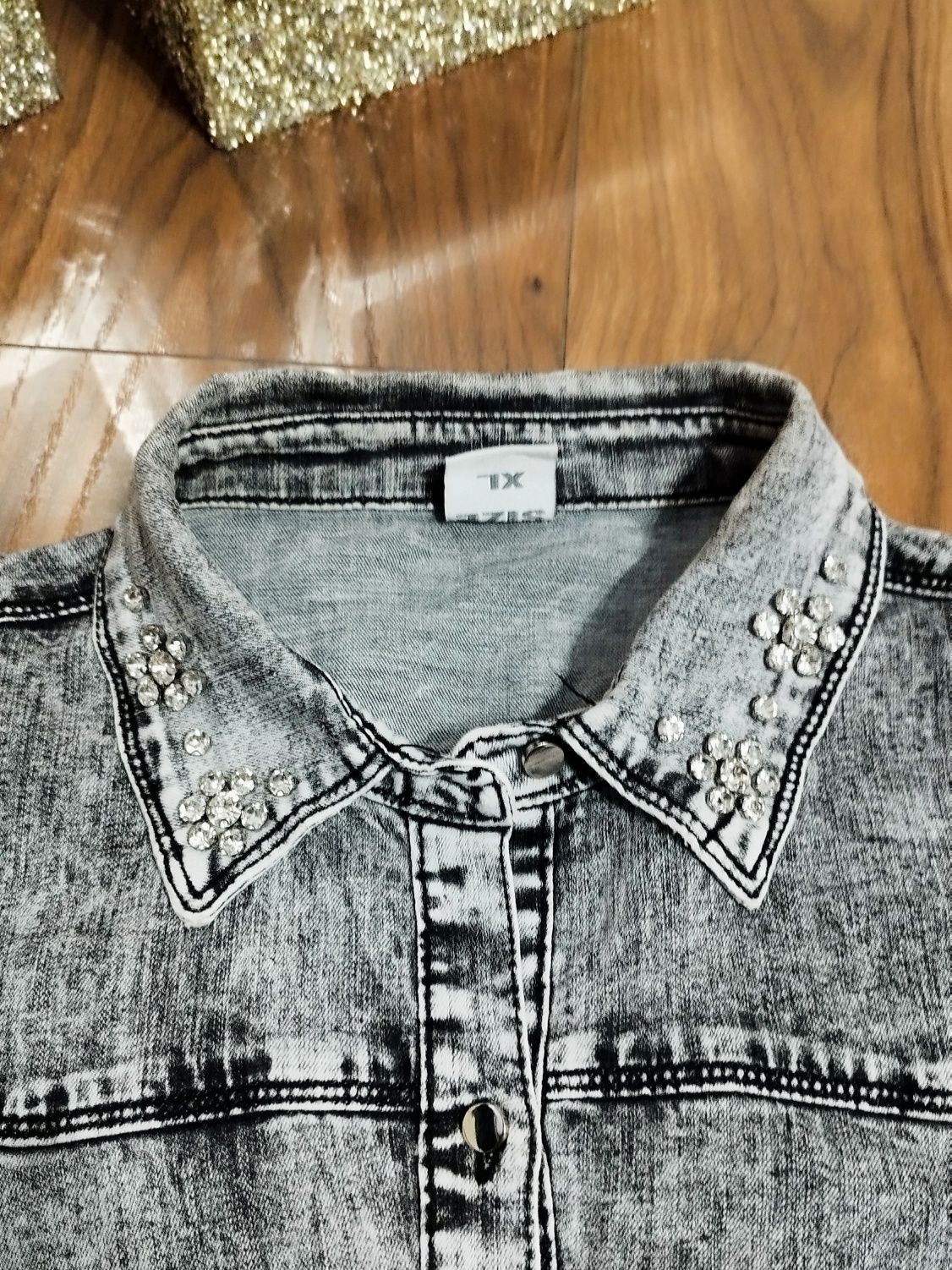 Śliczna koszulka Jeans dekatyzowany roz. XL z kryształkami