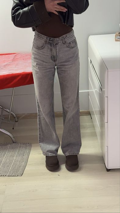 Сірі джинси Stradivarius ідеальний стан36 розмір
