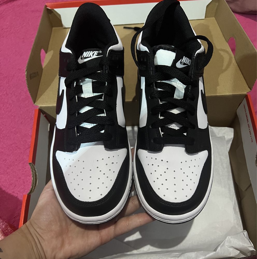 Dunk Low Panda 38