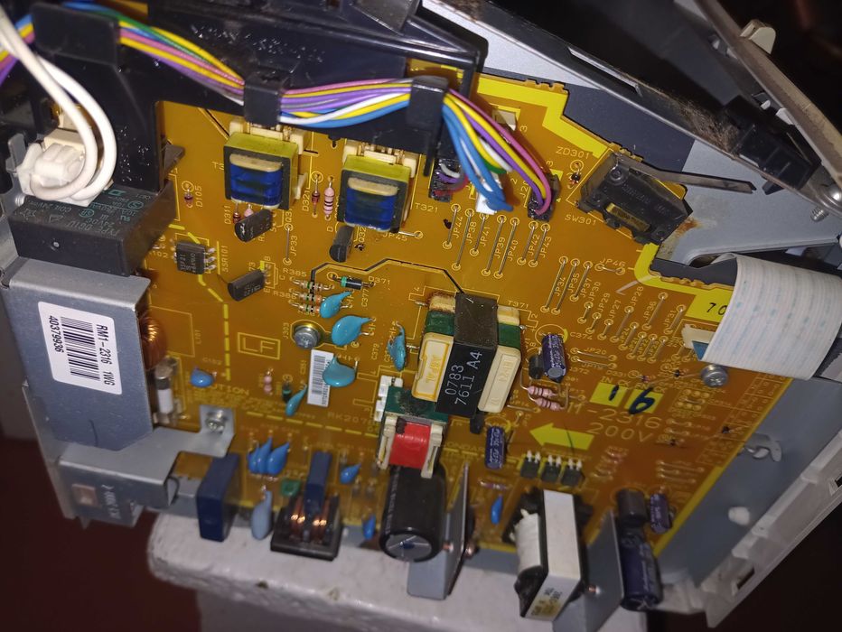 Разборка принтера HP LaserJet 1018 по запчастям.