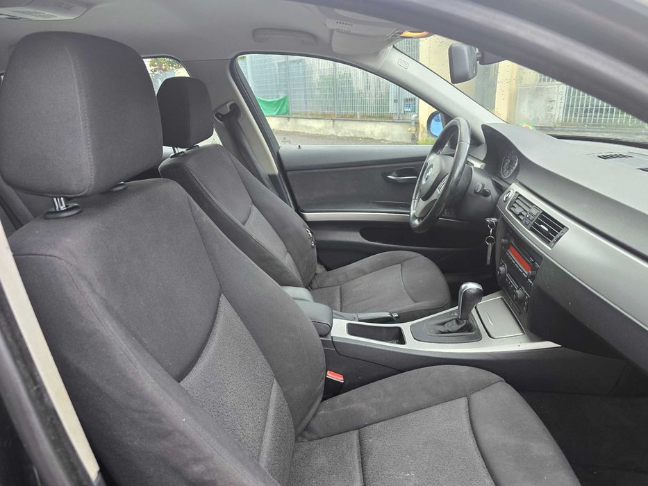 Bmw 330d 4x4  Posiadam inne  auta  z  włoch  całe  i uszkodzone