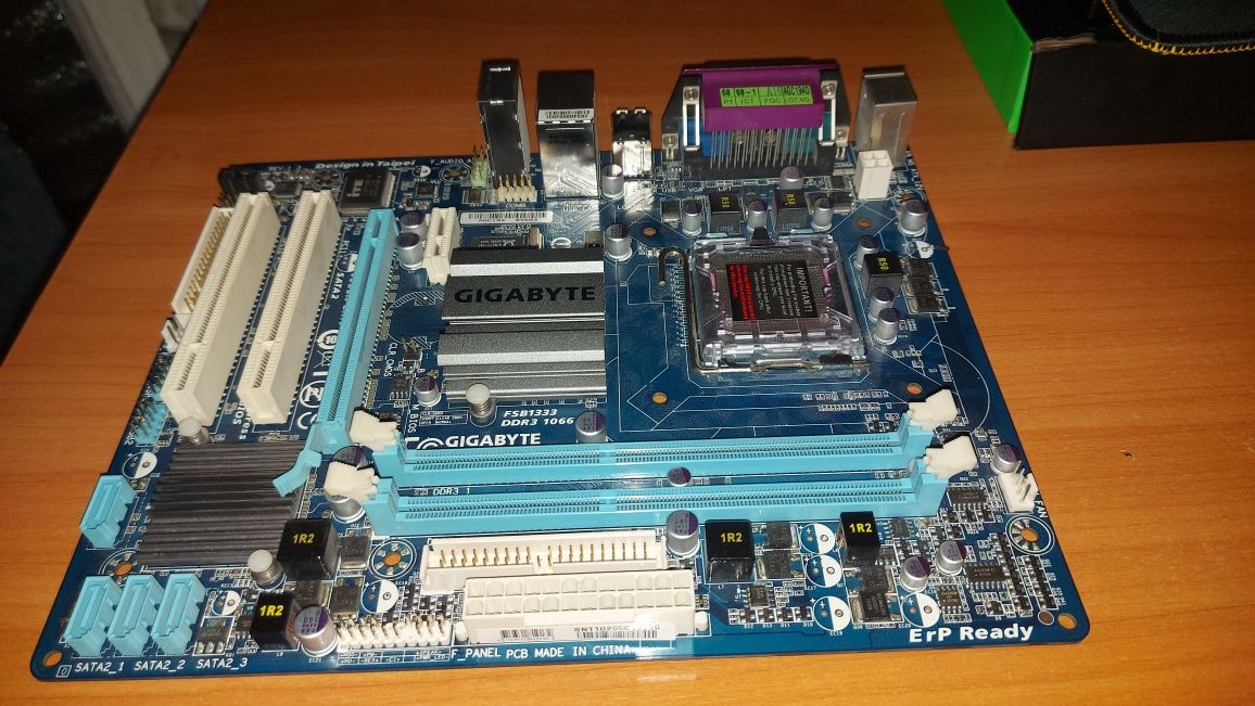 Материнська плата GIGABYTE GA-G41M-ES2L Socket LGA775 MicroATX 2x DDR2