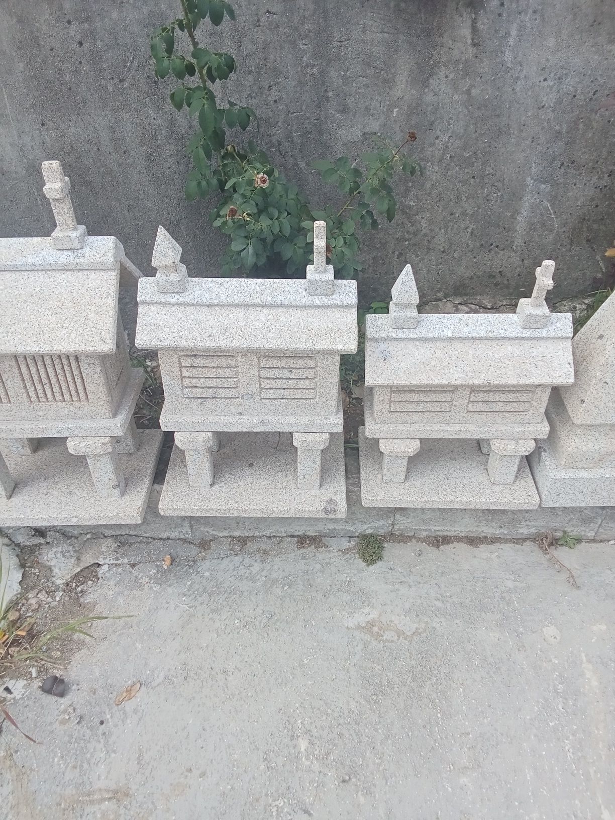 Espigueiros pequenos