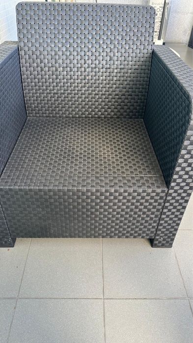 Vendo cadeiras e mesa de jardim