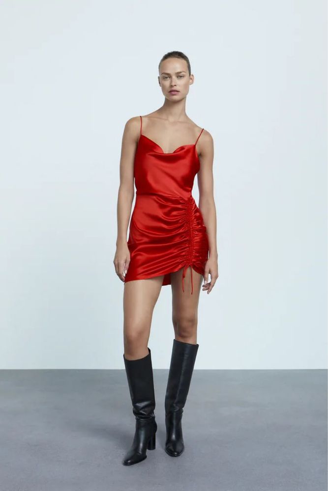 Vestido acetinado vermelho ZARA