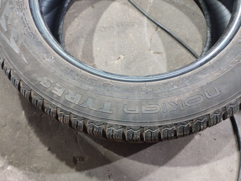 Резина зима 225.60.18 пара nokian