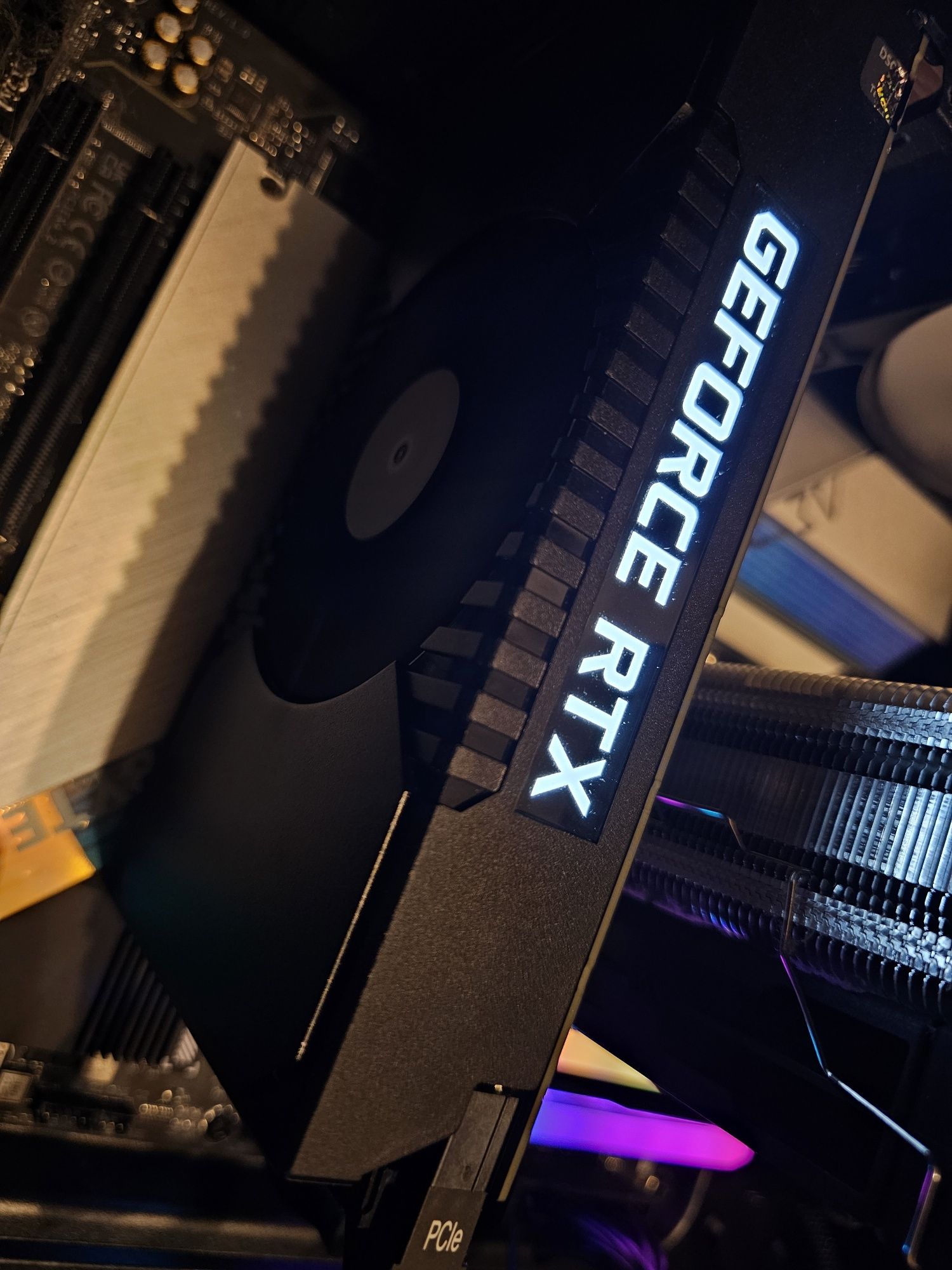 RTX 2060 6GB GDDR6 sff ( dobra do małych obudów )