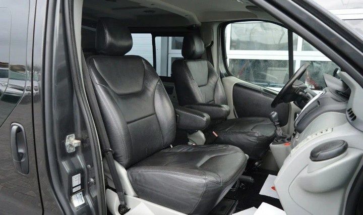 Opel Vivaro Black