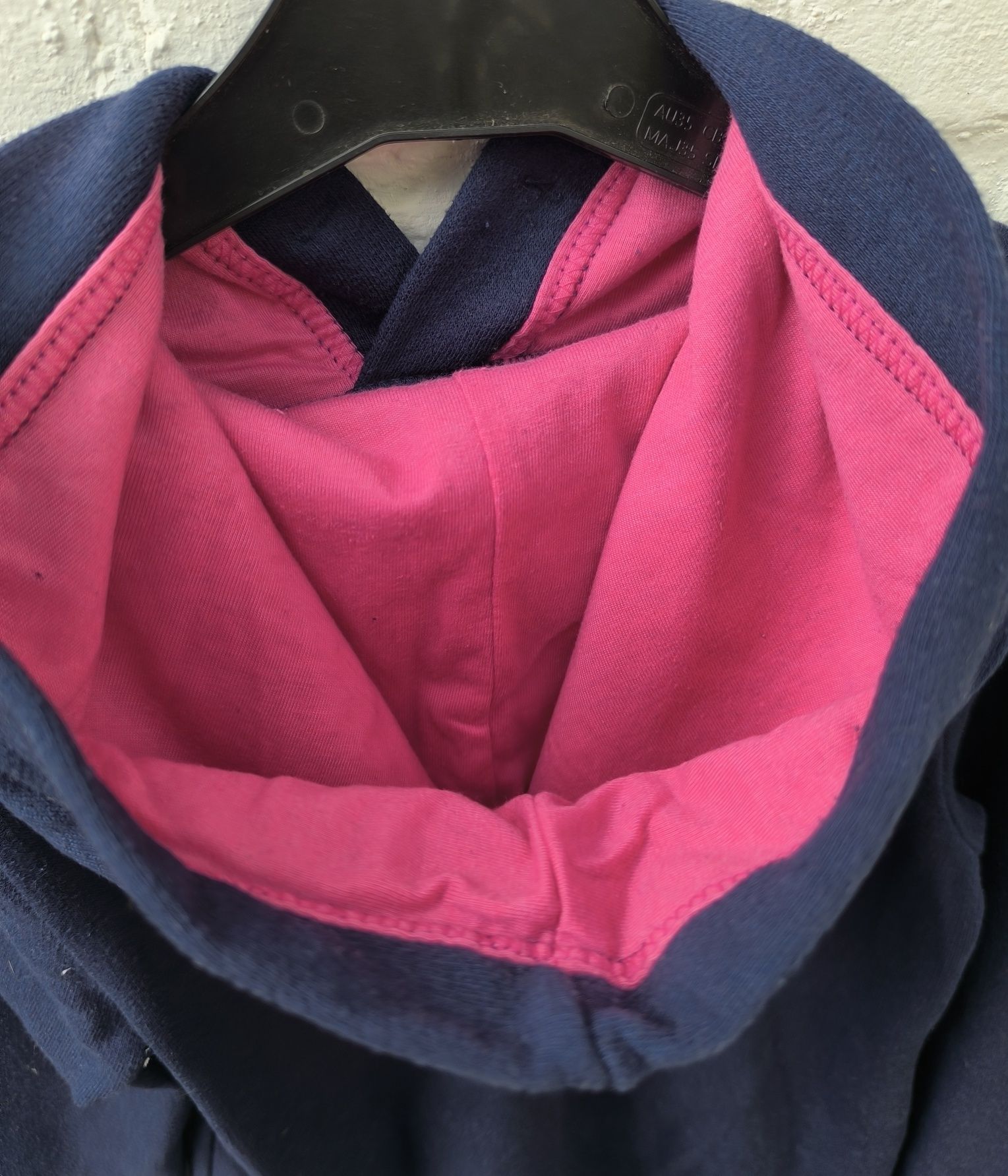 Sukienka bluza granatowa kaptur różowy napis długi rękaw y.f.k. r.128