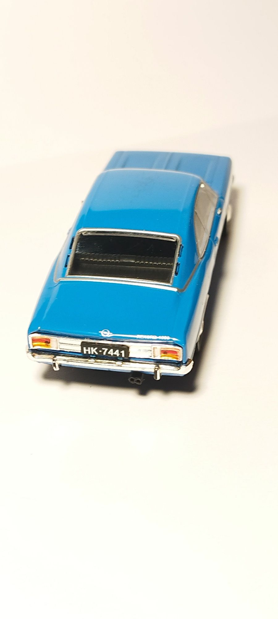 Samochodzik auto PRL-u Opel Record C DeAgostini skala 1/43