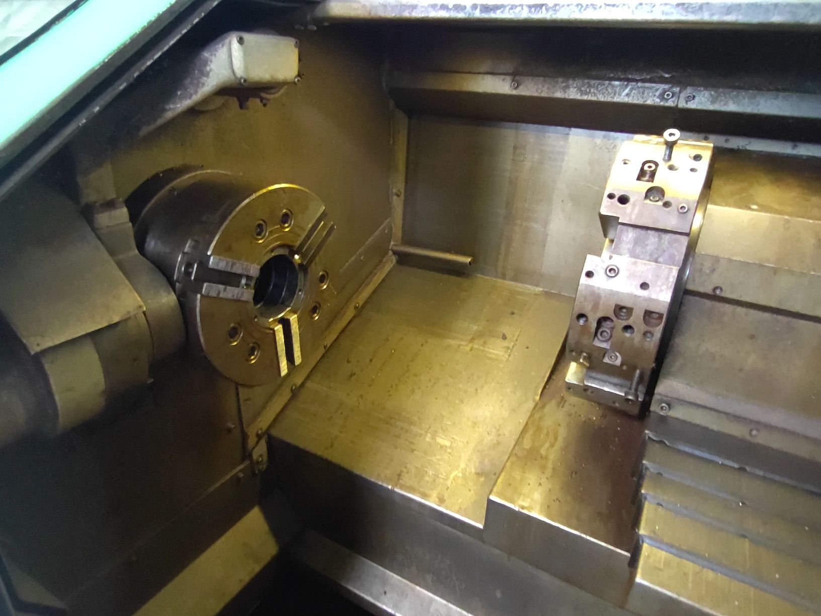 Tokarka CNC Hyundai HIT 18/8