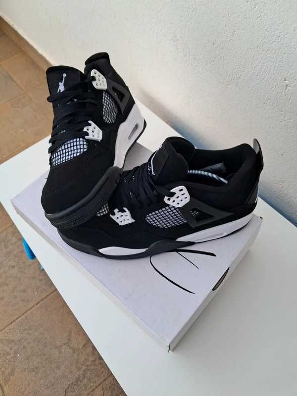 Jordan 4 Retro White Thunder R.39