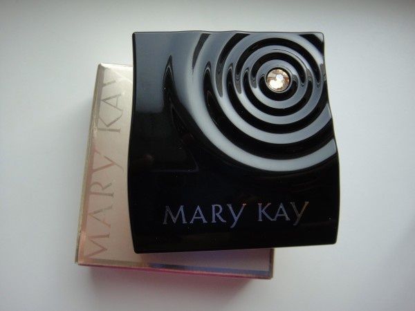 Компактна пудра Mary Kay