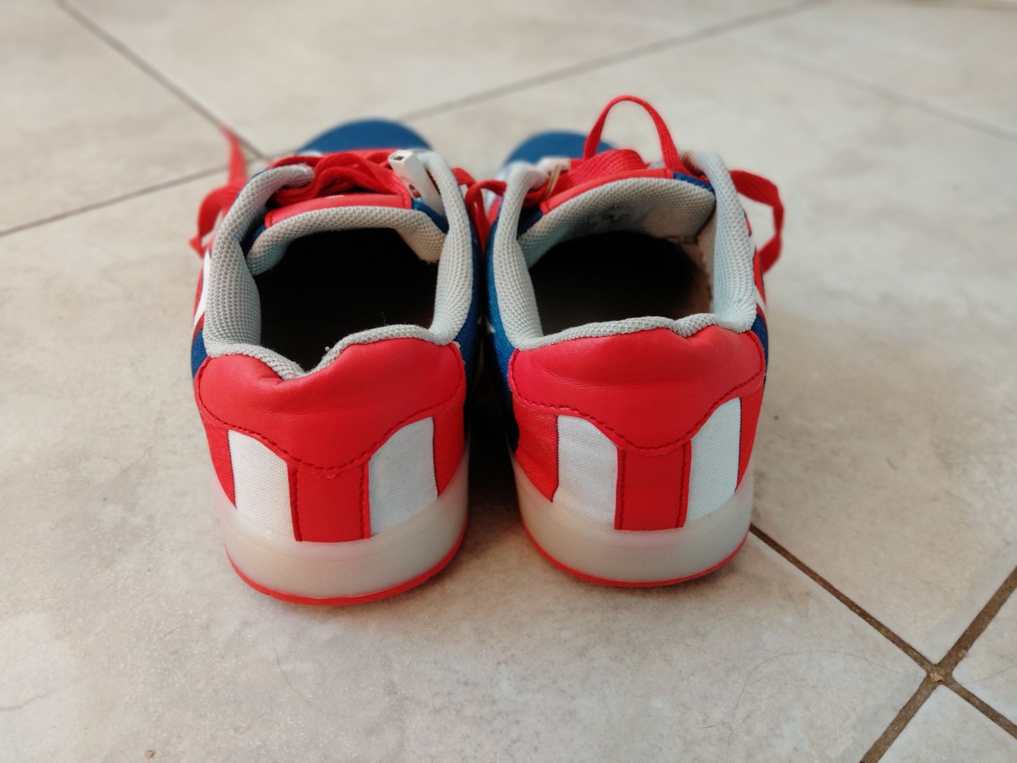 Buty oryginalny Marvel 36