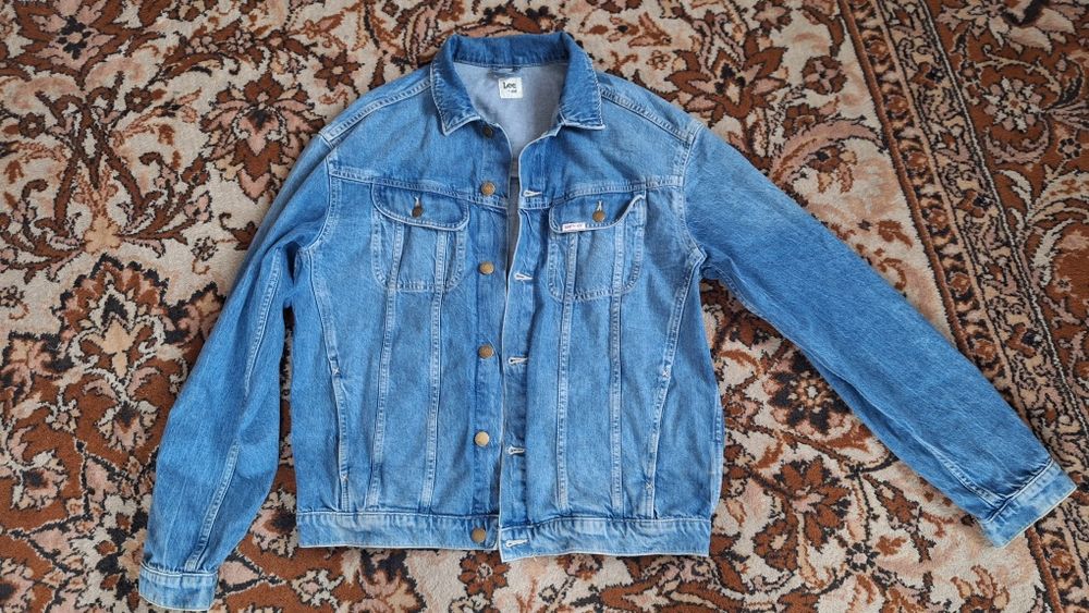 джинсовая куртка Lee.
