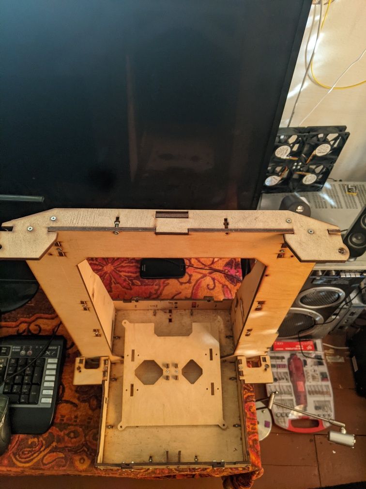3D принтер, рама, корпус з фанери.