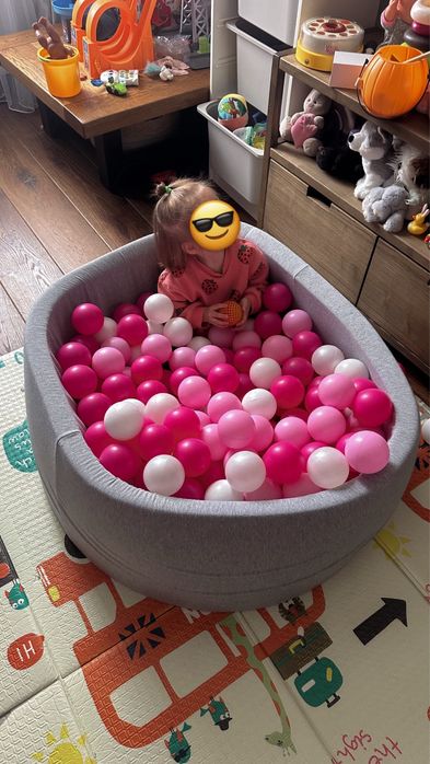 Сухой бассейн с шариками