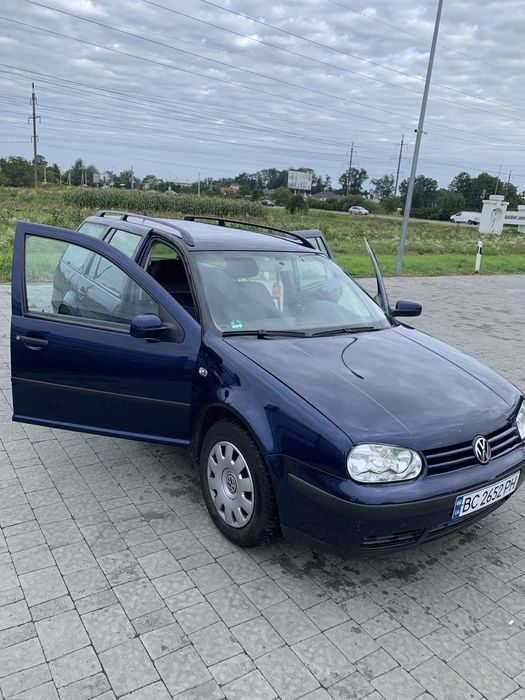 Volkswagen гольф 4 універсал, 2004 року.