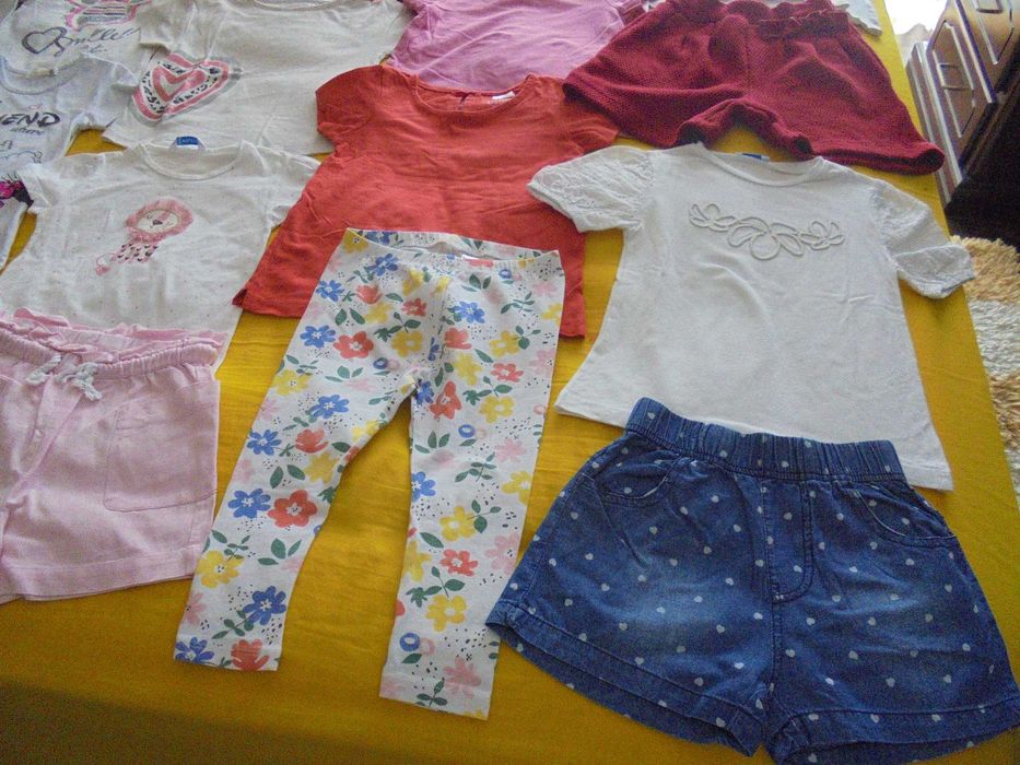 lote de roupa de menina o livro Alberto na Antártida