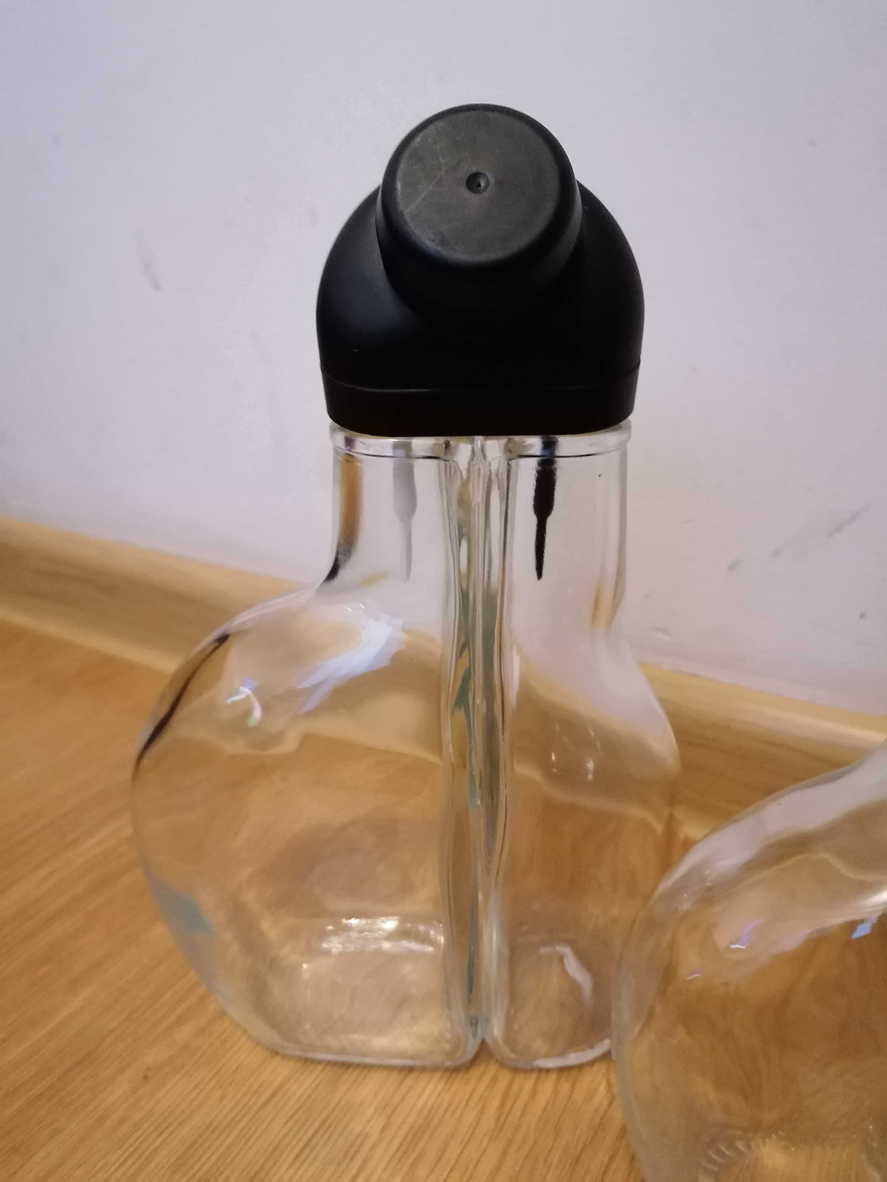 2 szklane butelki  (0,7 i 0,5l)