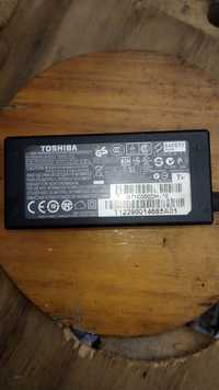 Carregador toshiba