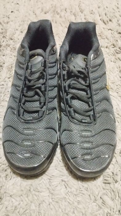 3 pares de Ténis Nike Novos