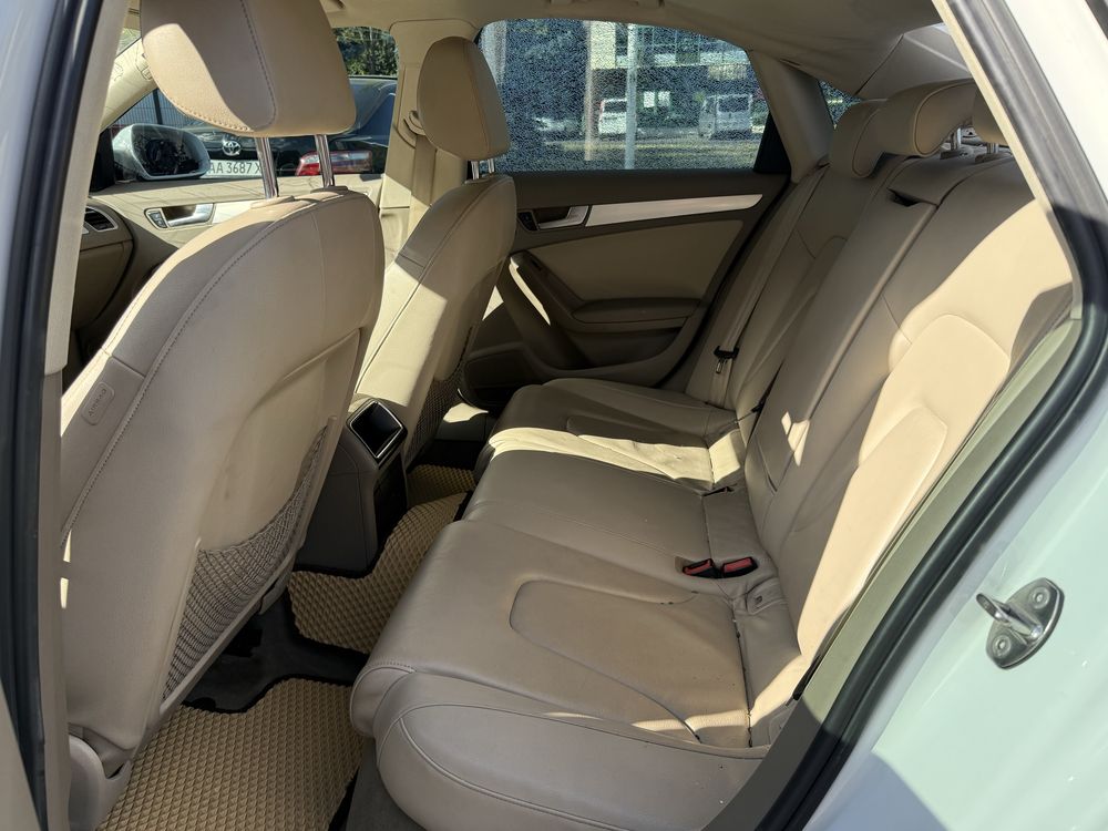 Audi A4 2009 атомобиль после прилета
