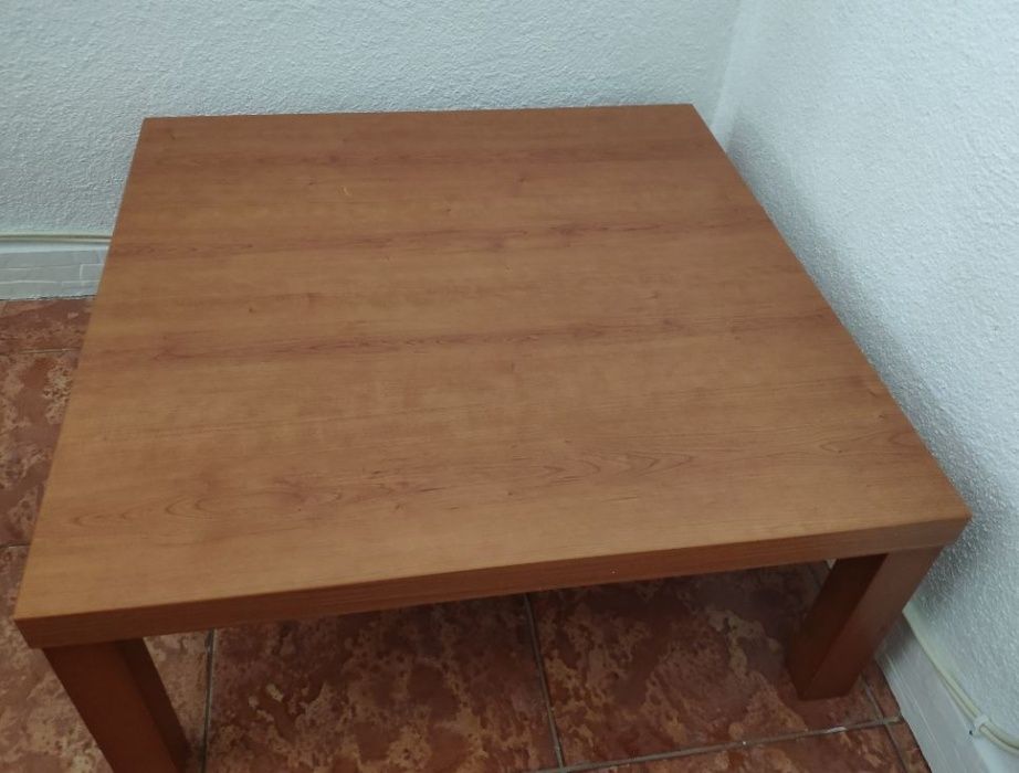 Mesa de apoio em madeira