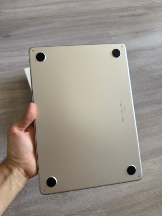 Macbook air 13 (2022) m2 256Gb офіційний Повний комплект