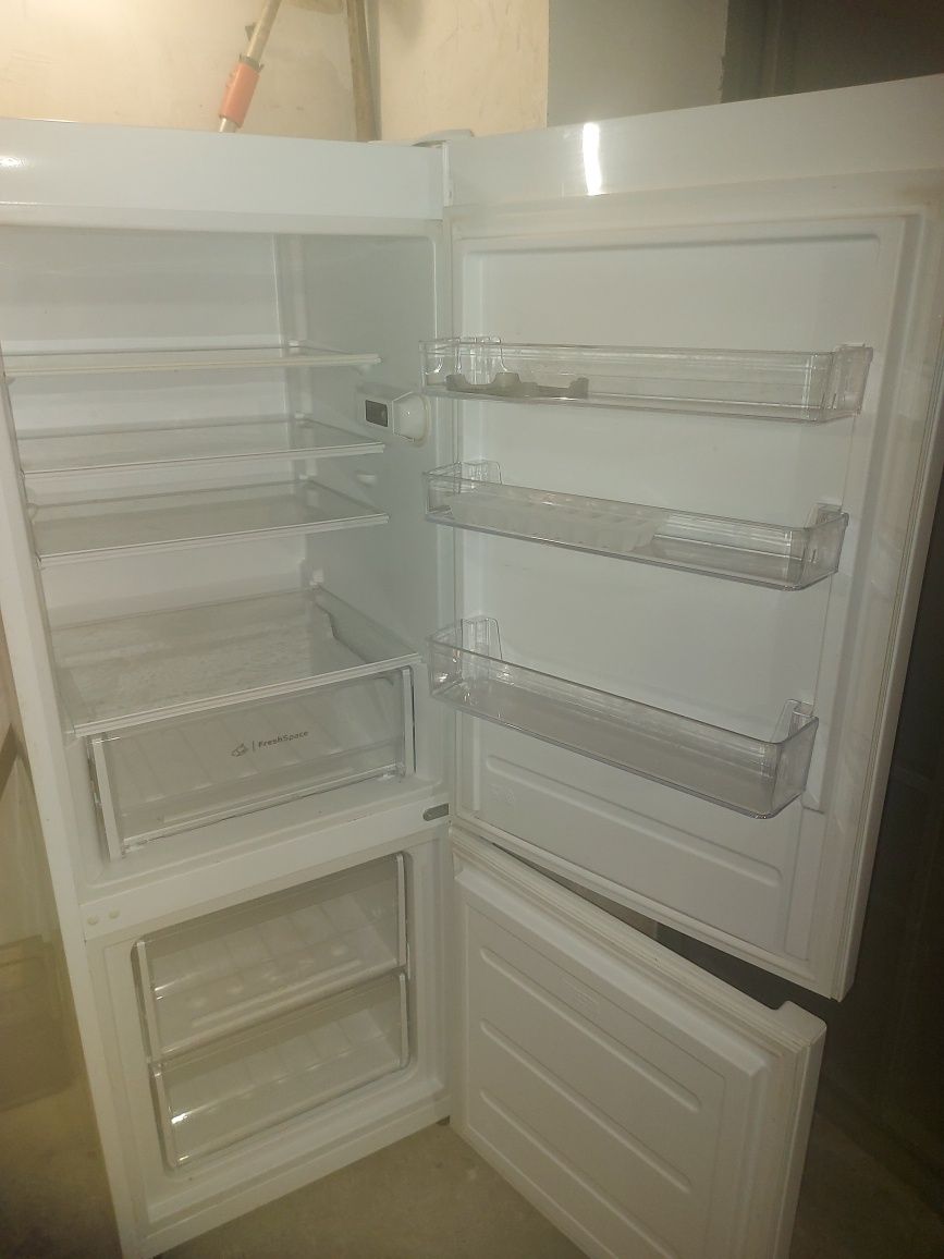 Холодильник Indesit